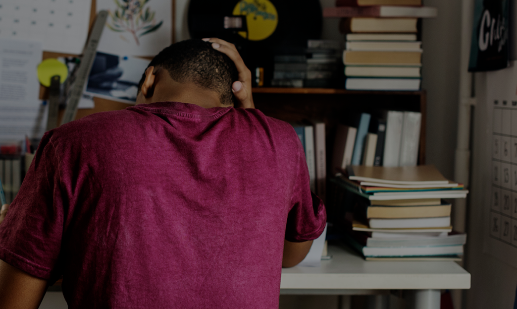 Evasão no ensino superior: por que tantos jovens abandonam a faculdade?