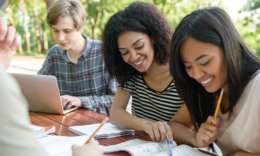 O Brasil forma milhões de estudantes, mas poucos conseguem estagiar